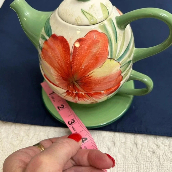 Adorable Island Plantations teapot with cup and saucer. - Picture 9 of 9